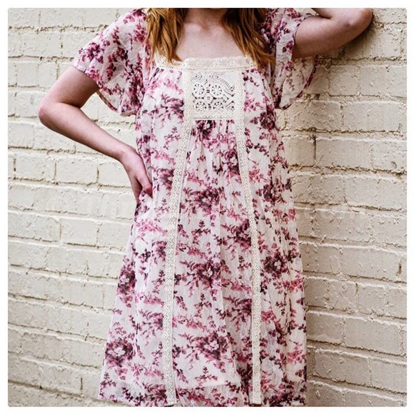 Classic French Lace Mini Dress - Picture 9 of 12